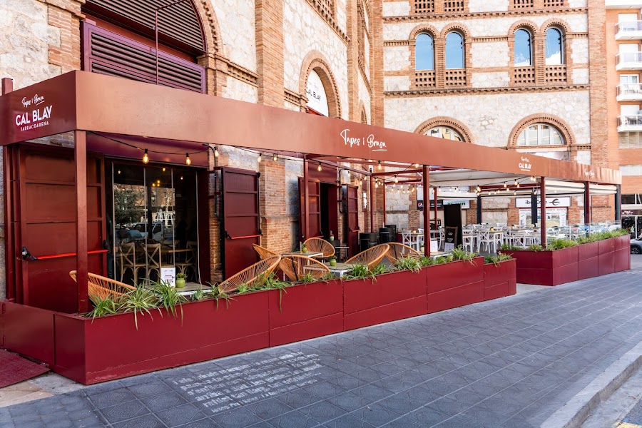 Restaurant Cal Blay Tarraco Arena | Tapes, burguers i platillus a Tarragona