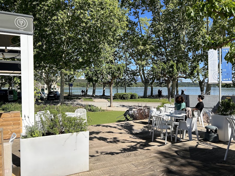 Set Cafè, el bar de la costa de Banyoles