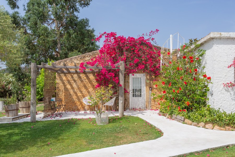 Le Rondini, Wehost Costa Brava